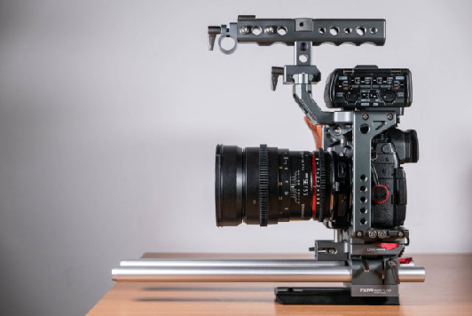 142016573441.png Tilta GH5 Cage 05.png